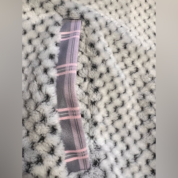 Simply Southern Gray Patterned Pullover. Sz/XL - NWOT. - Picture 13 of 14